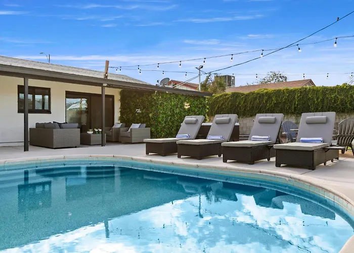 New Central Scottsdale Hottub Pool Greatroom 5Bd Sleep14