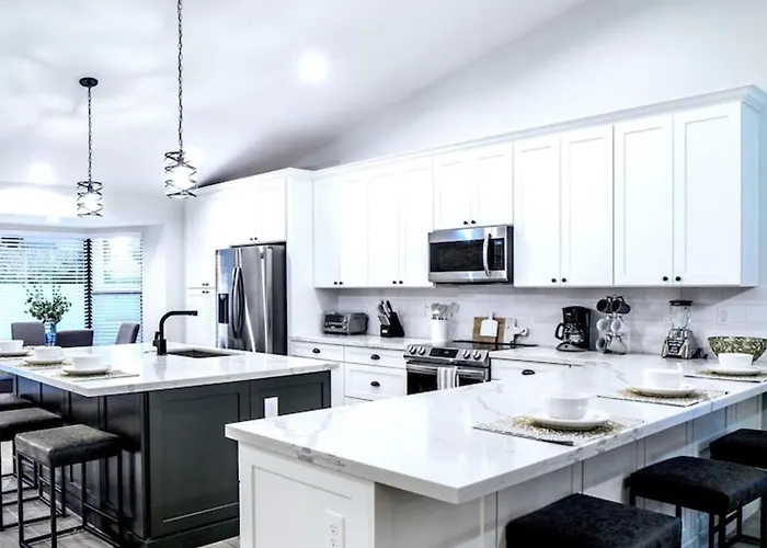 Beautiful 5-Bdrm Vacation Home Wheated Pool