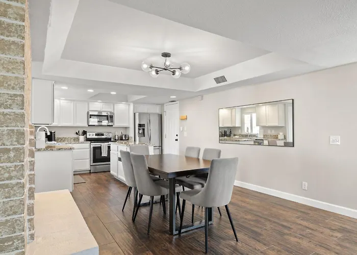 Charming Patio Home W/ Community Pool, Wfh Setups, 10 Min Walk To Old Town!