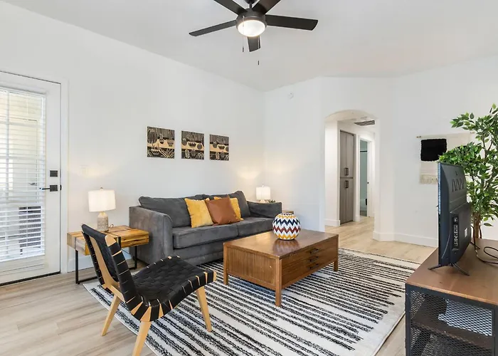2Br Cozysuites At Kierland Commons With Pool #06