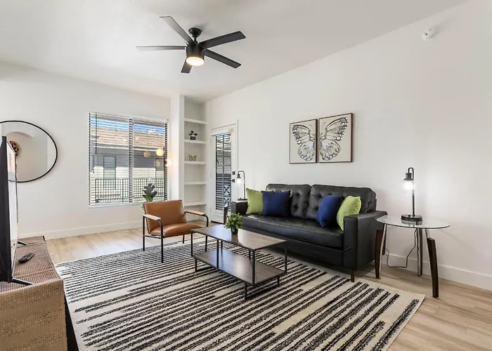 3Br Cozysuites At Kierland Commons With Pool #12