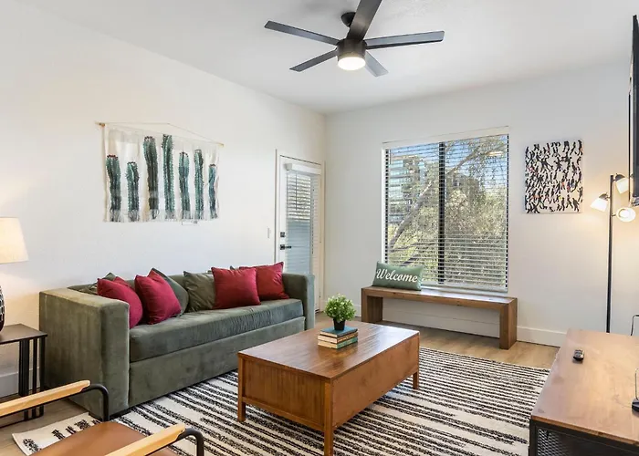 2Br Cozysuites At Kierland Commons With Pool #01