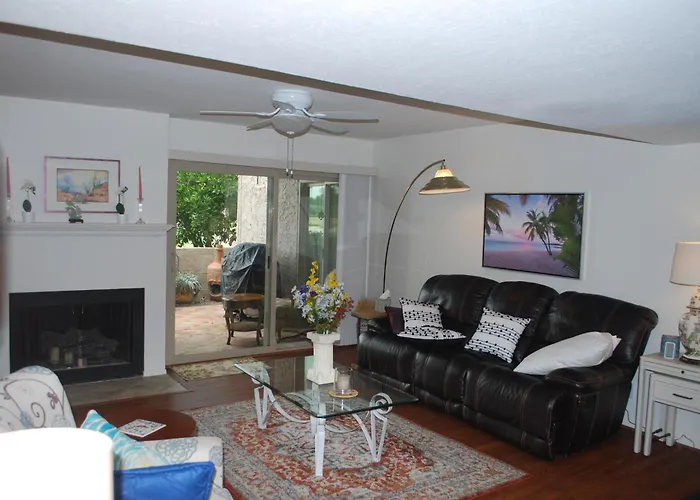 Swim, Hike, Golf, Shop, View Golfers Frm Ur Patio.