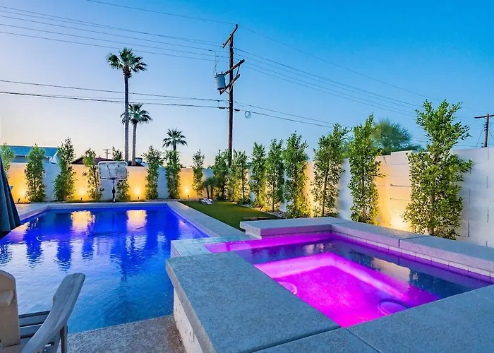 Scottsdale Lux Oasis Pool Hot Tub Sleeps 12