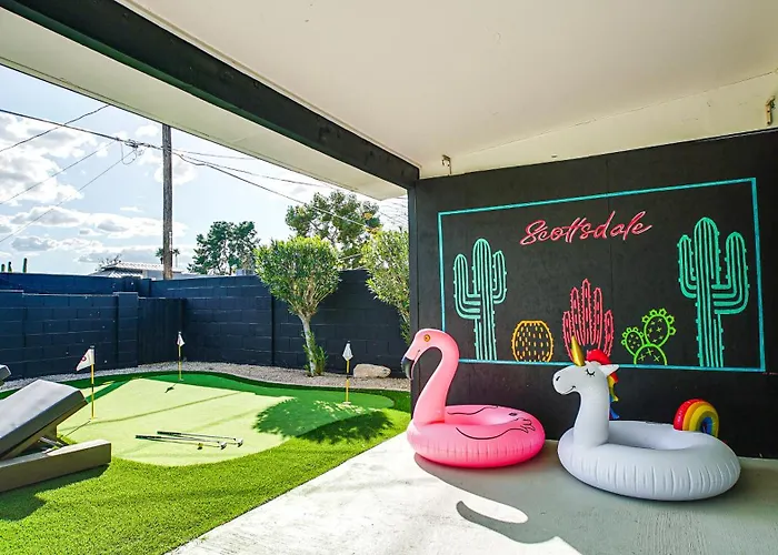 Luxury 3 Bedroom Home With Relaxing Pool