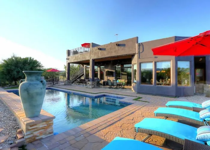 Desert Tranquility 4 Bedroom With Heated Pool
