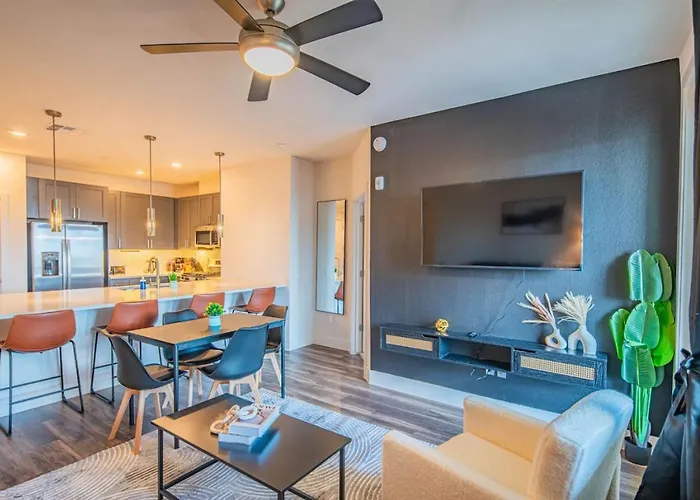 Stunning 2Br Kierland Common, Tpc Golf, Pool, Gym, W-D