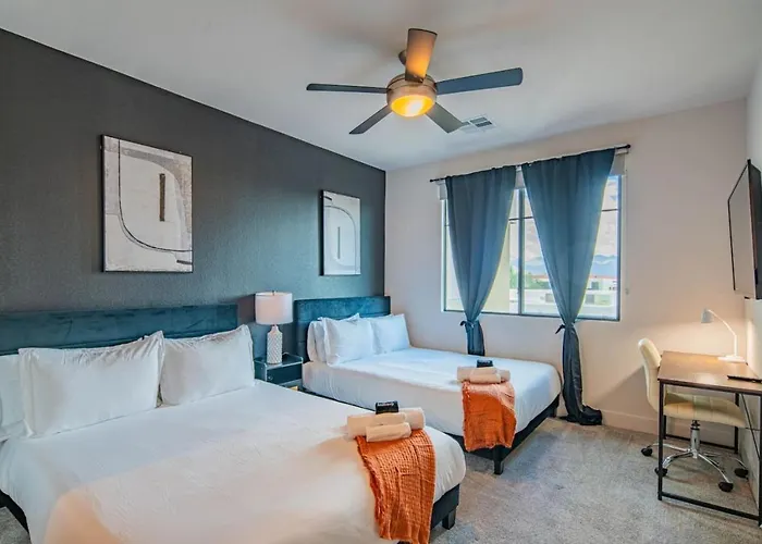 Serene 1Br Kierland Commons, Tpc Golf, Pool, Gym, W-D