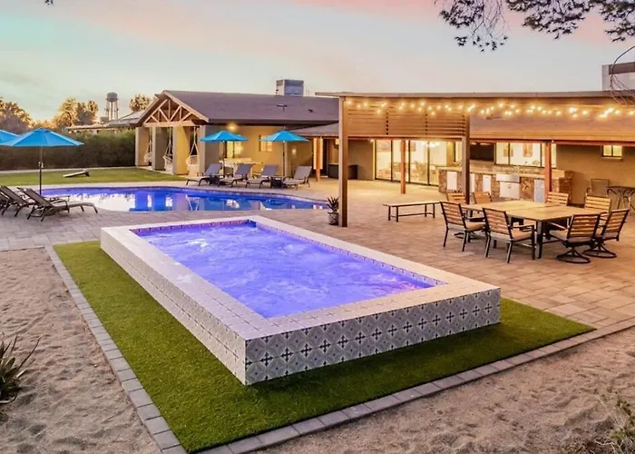 Davenport Villa - Scottsdale\'S Largest Hot Tub - Sportcourt