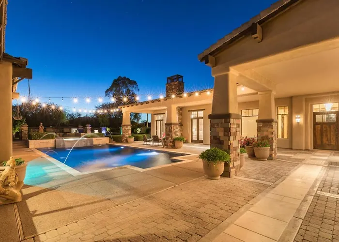 Private Pool & Hot Tub, Retreat - Large Luxury Smart Home