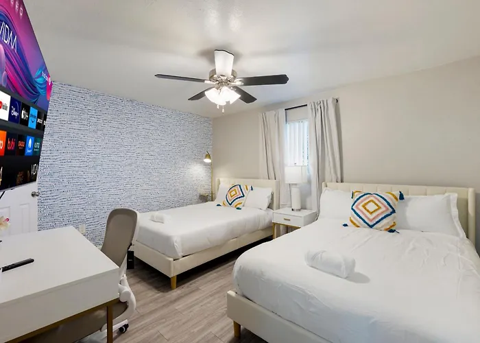 Modern 2Br Escape With Pool & Free Parking