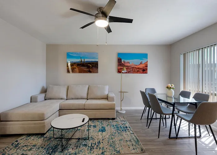 Modern 2B1B Scottsdale Studio With Pool Access