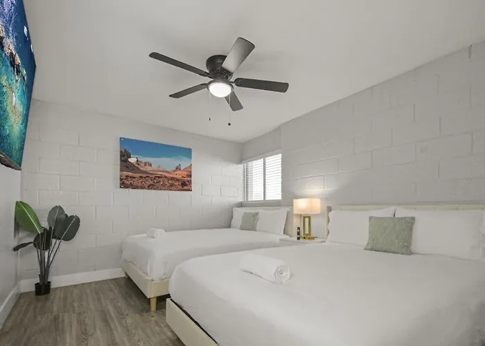 Cozy Modern 2B2B With Free Parking