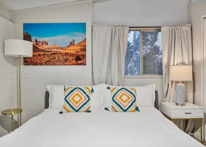 Luxury 2B2B Scottsdale With Free Parking