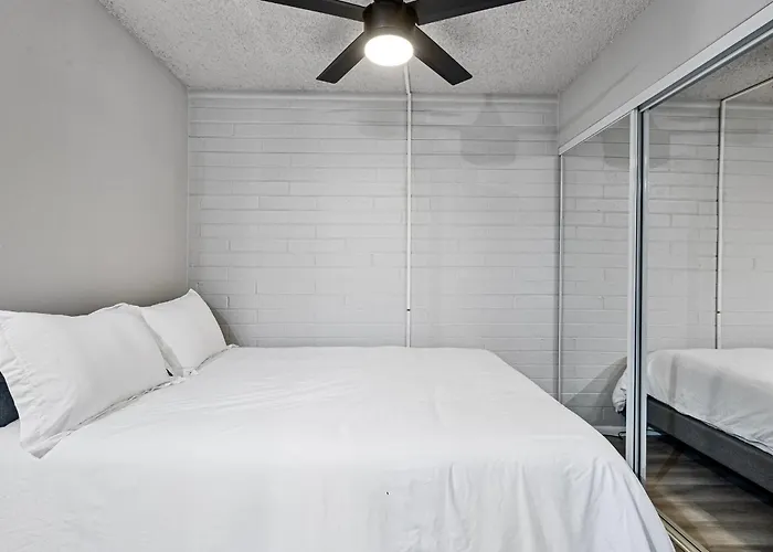 Modern 1B1B Studio Oasis In Old Town
