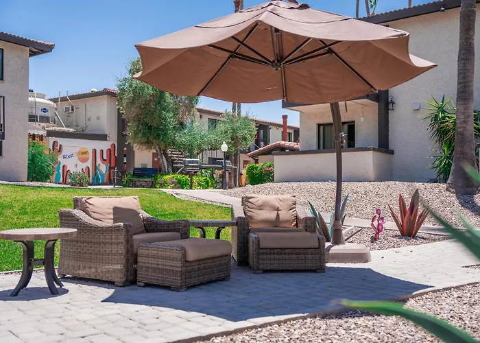 111 Fully Furnished 1Br Suite-Prime Location