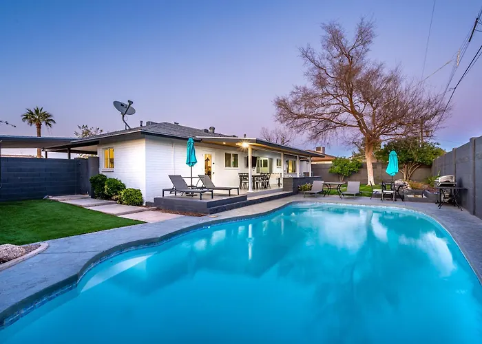 Cambridge By Porter Modern Home Wheated Pool Near El Dorado Park In Scottsdale
