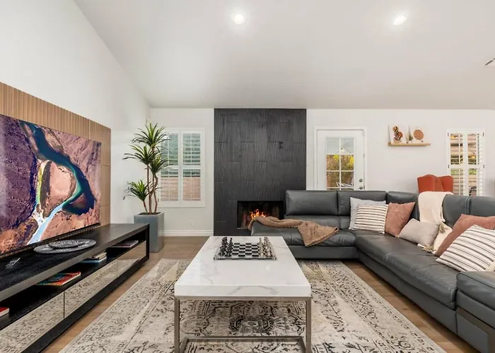 Luxury Living Private Pool Bbq & Prime Location