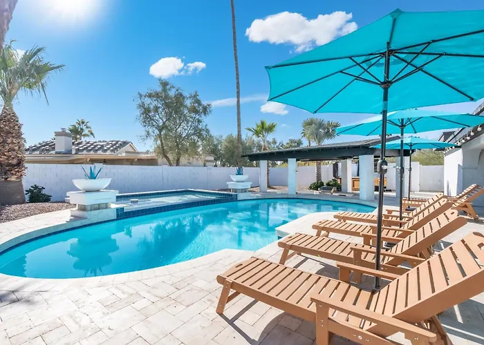 Entertainers Retreat Pickleball Bocce Pool Spa Putt Grn