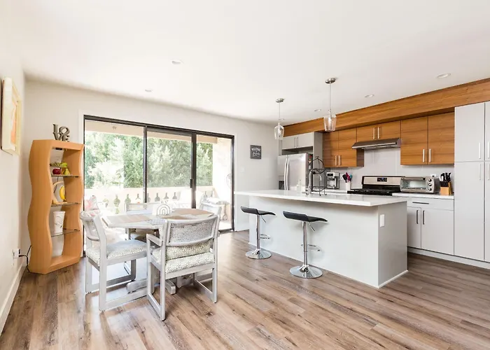 N Miller Rd Unit 230