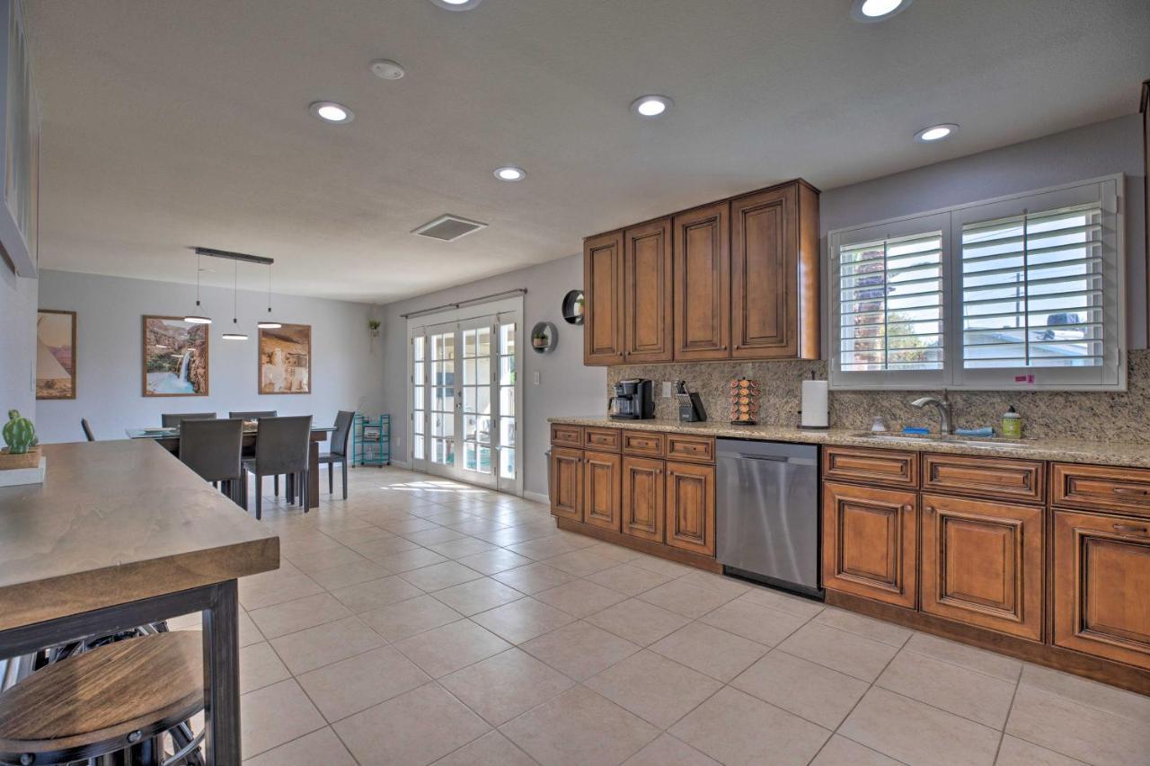 Holiday home Modern Gem With Pool, Games, Patio And