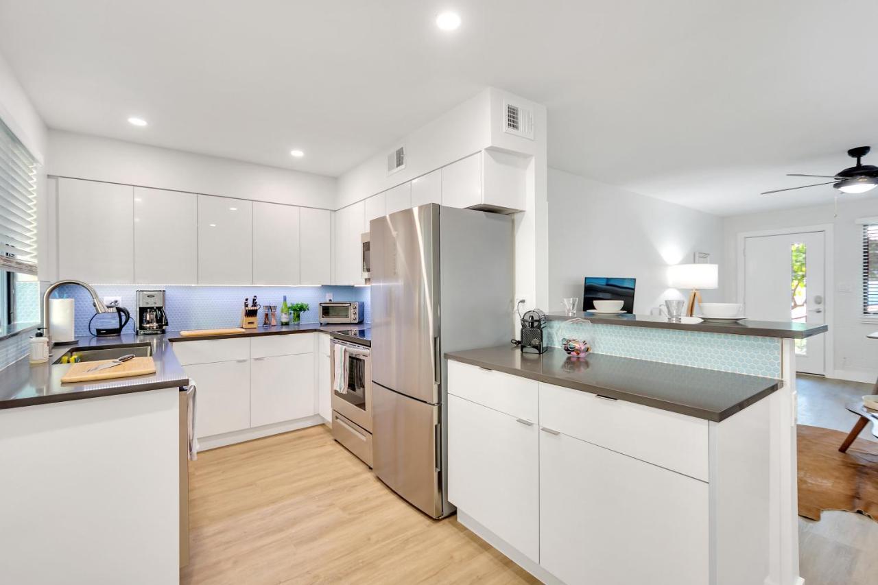 Apartment Modern Contemporary Ot With Heated Pool