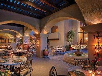 Renaissance Hotel 5*