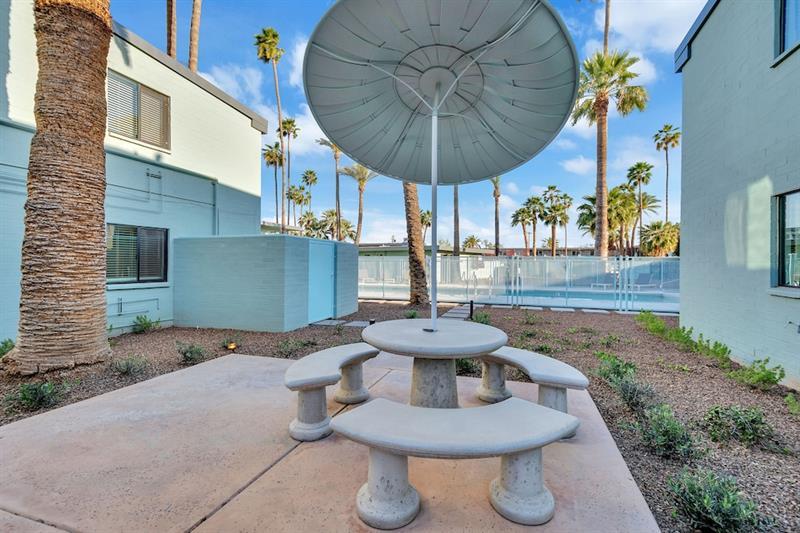 Intimate Well Appointed-old Town-pool Vr