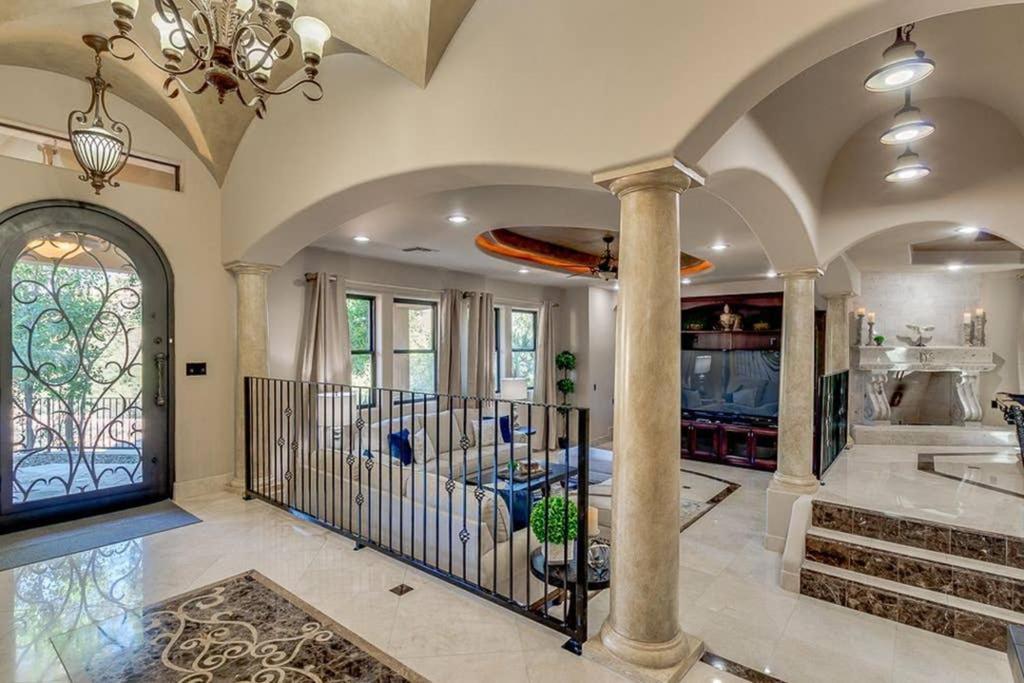 Estate Style Oasis 6bdrm, 5.5 Bath Heated Pool With Misters Villa Scottsdale