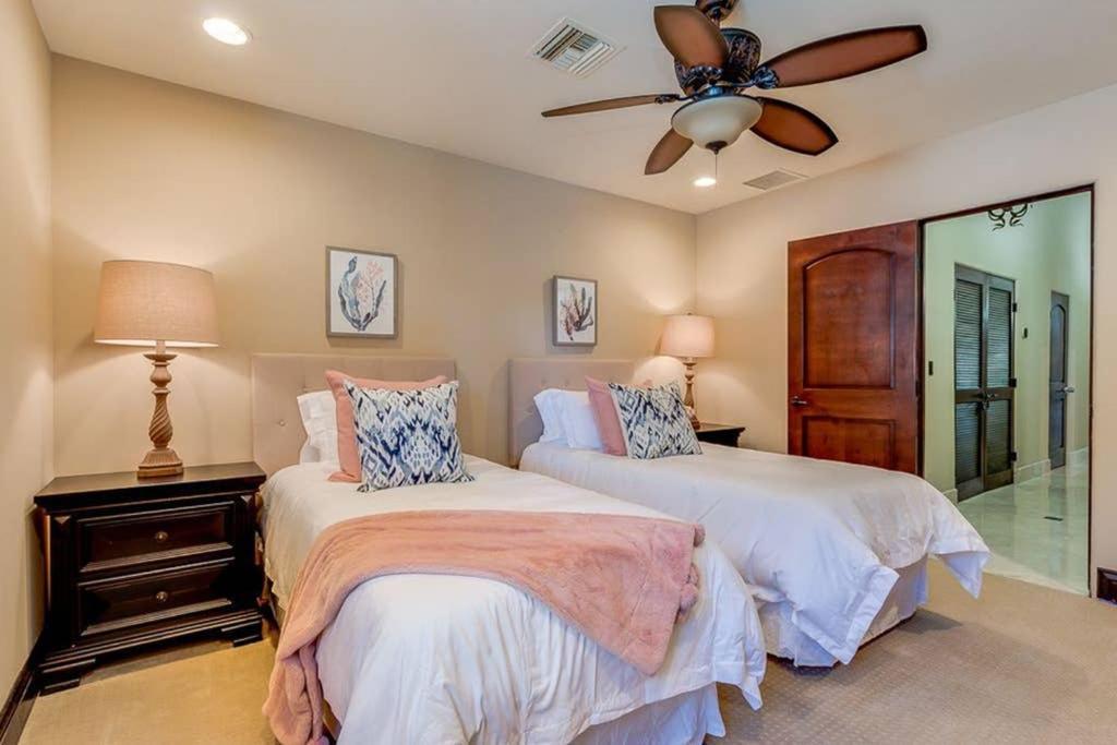 Estate Style Oasis 6bdrm, 5.5 Bath Heated Pool With Misters * Scottsdale