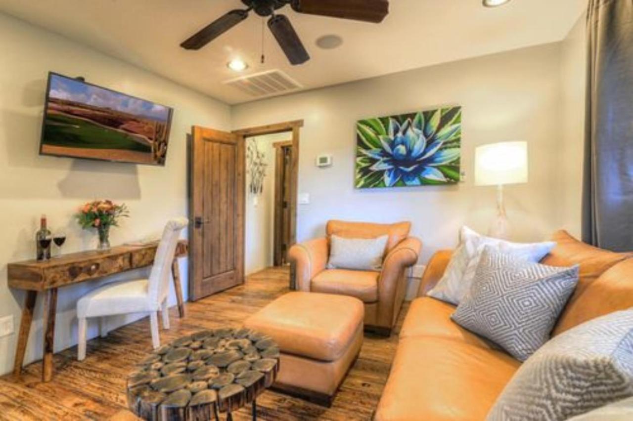 Winery Suites Of 3* Scottsdale