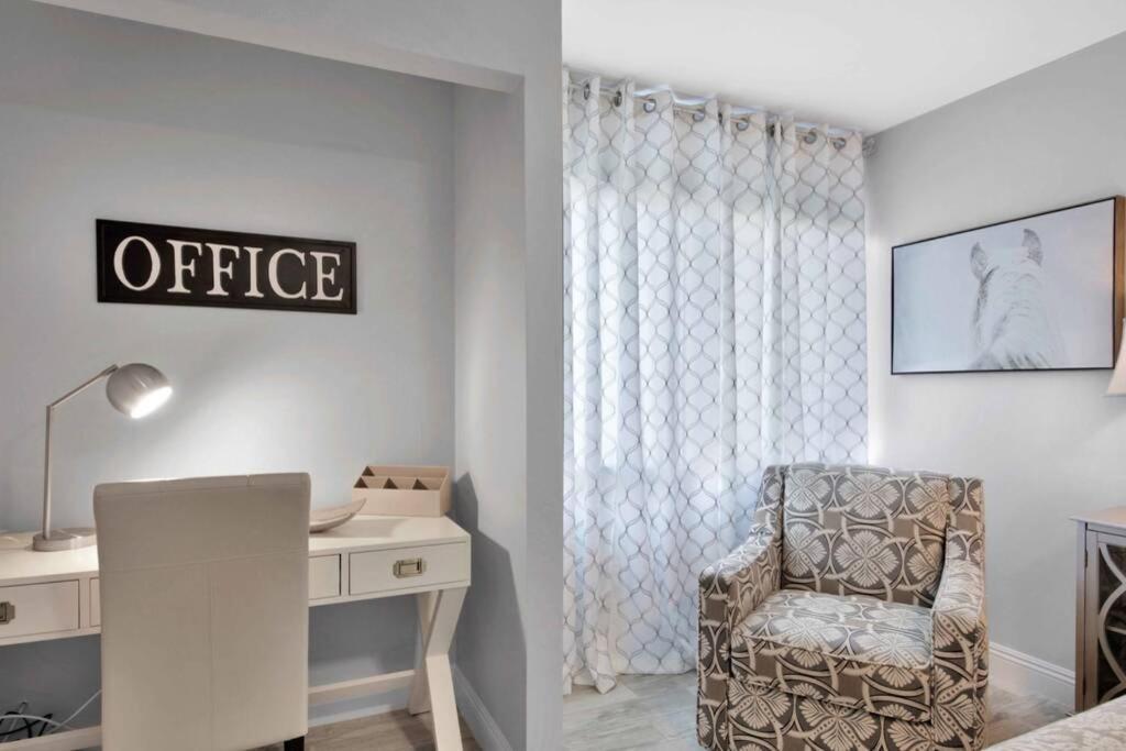 Modern Old Town 1 Bedroom Apartment