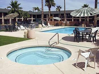 Howard Johnson By Wyndham Old Town Hotel Scottsdale