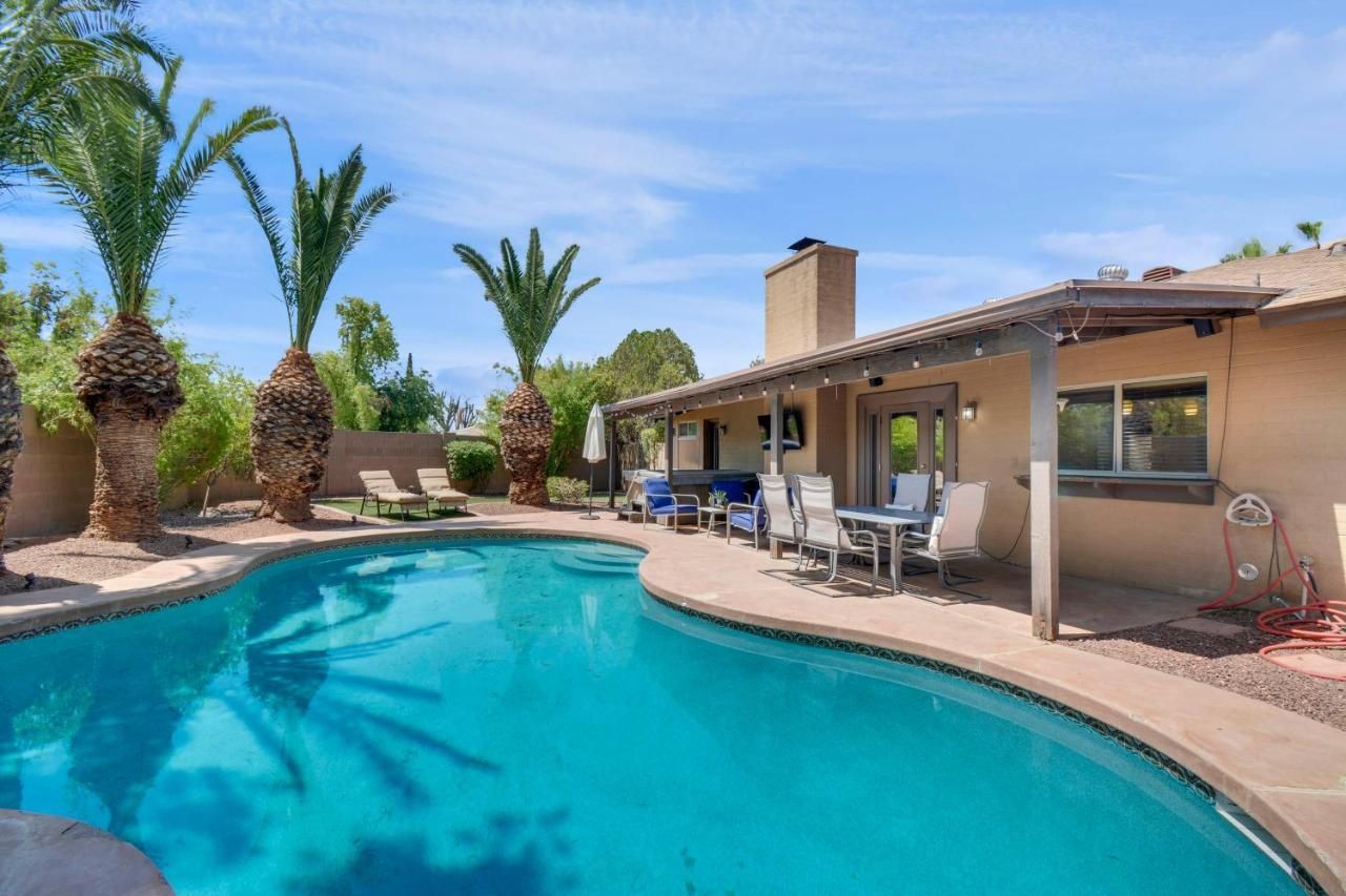 Holiday home 4 Bdr, Two Master Suite, Billiards & Desert Oasis Pool Scottsdale