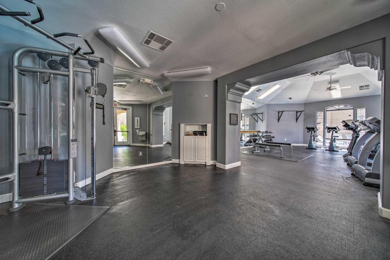 With Pool Access Near Hiking And Golf Apartment