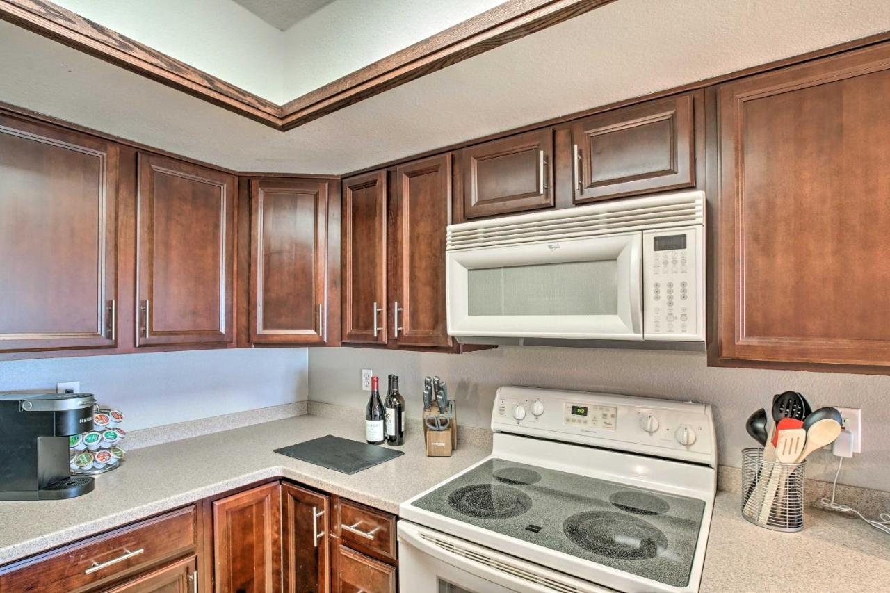 First-floor With Golf Course Views And Pool! Apartment Scottsdale