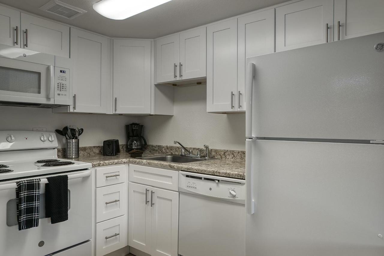123 Fully Furnished 1br Suite-prime Location Apartment Scottsdale