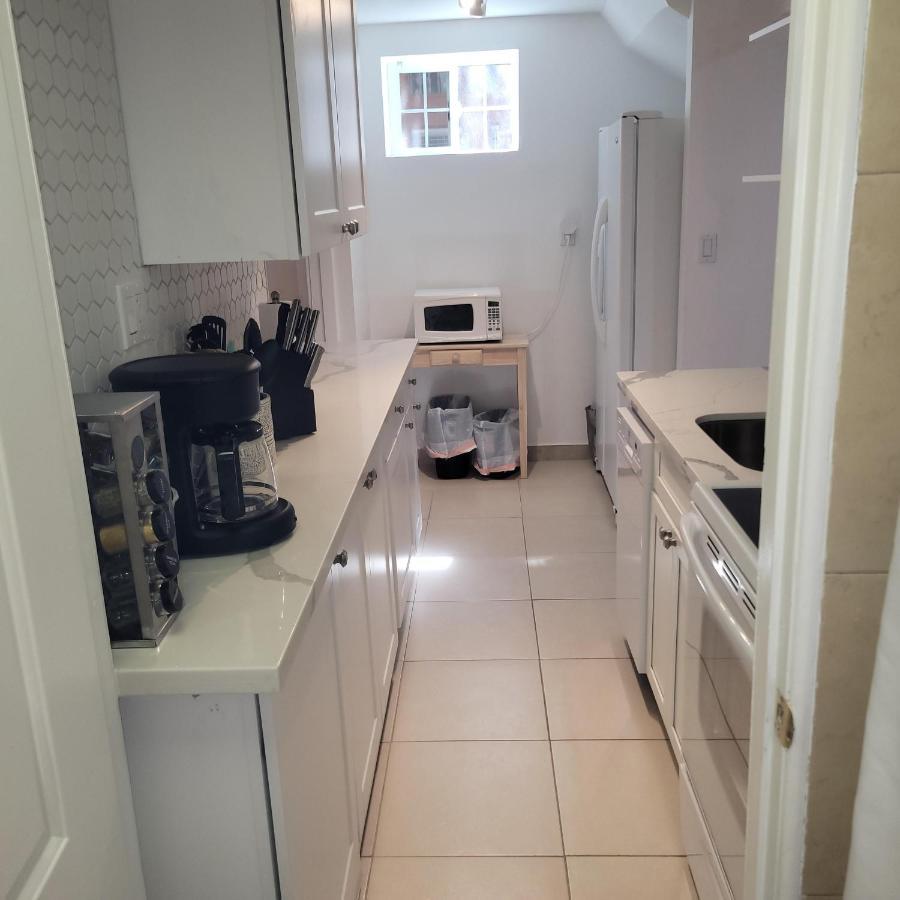 Desert Rose - Secluded One Bedroom In Old Town Scottsdale, Arizona Apartment