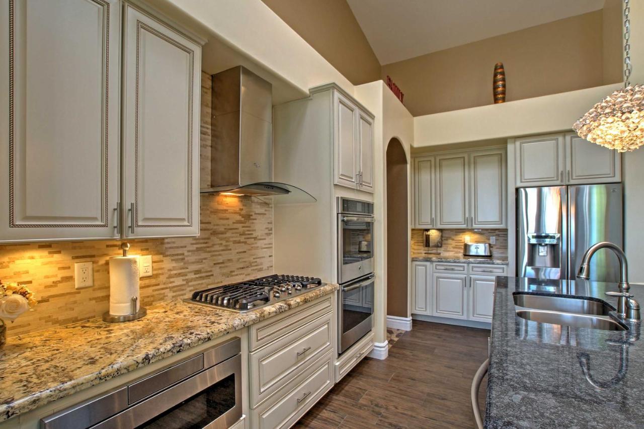 Luxe With Pool And Mountain Views! Scottsdale