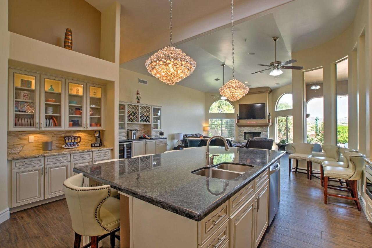 Holiday home Luxe With Pool And Mountain Views! *