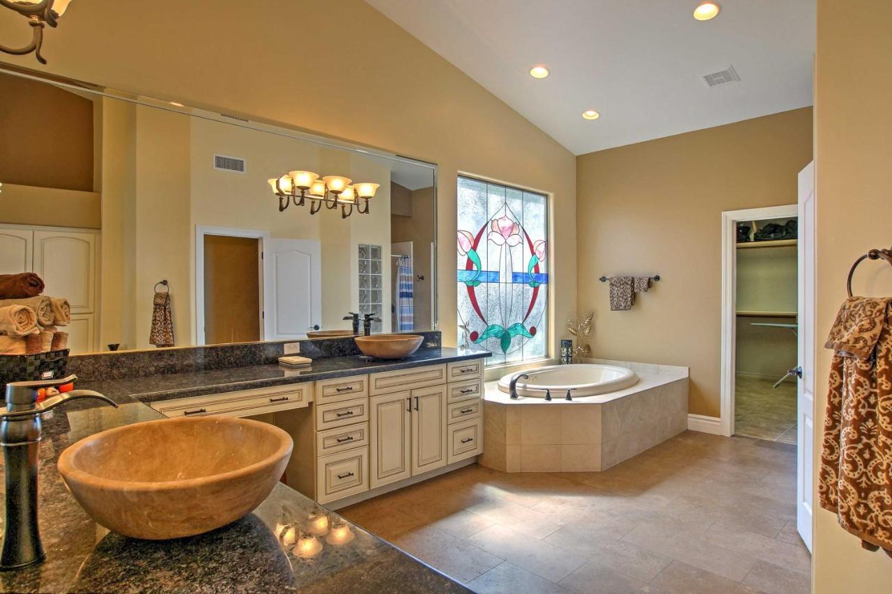 Luxe With Pool And Mountain Views! Scottsdale