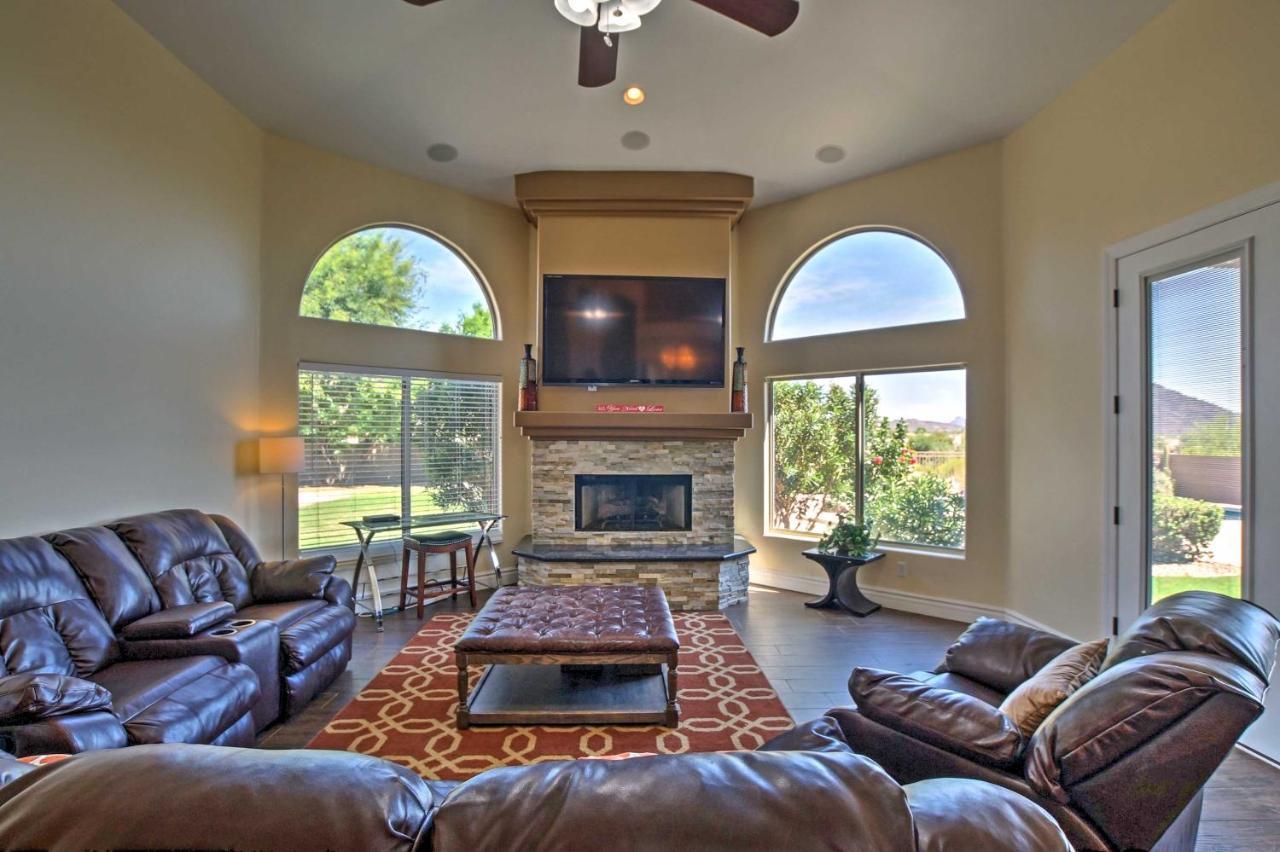 Luxe With Pool And Mountain Views! Holiday home Scottsdale