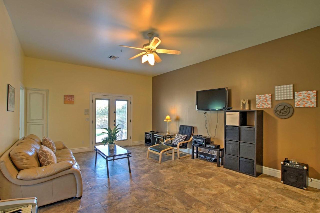 Luxe With Pool And Mountain Views! Holiday home Scottsdale