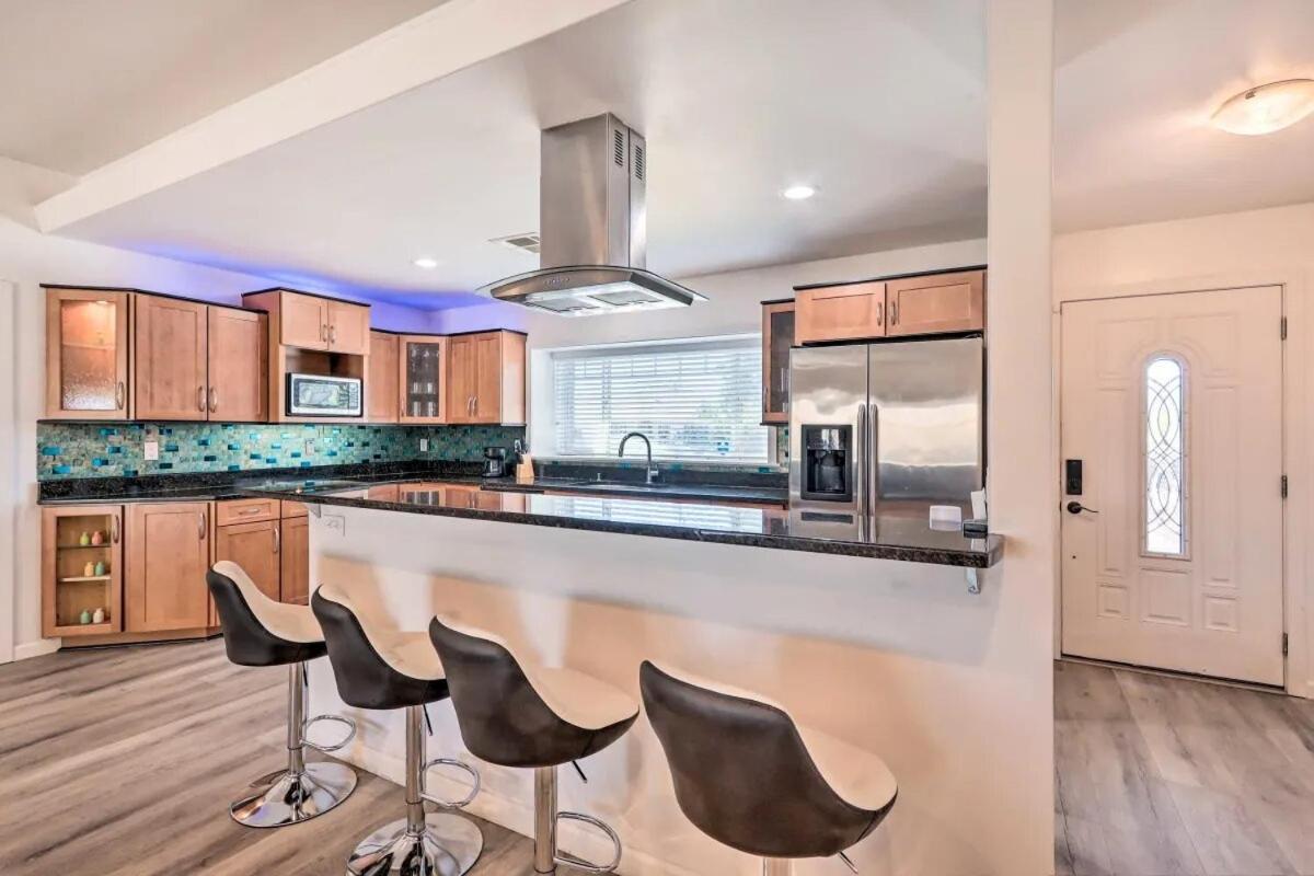 Modern Min Walk To W & City Center Holiday home *