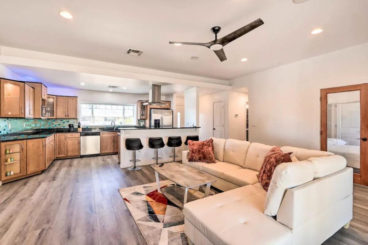 Modern Min Walk To W & City Center Holiday home Scottsdale