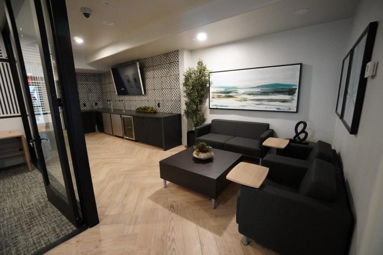 Pure Furnished 1, 2 And 3 Bed Apts Pool Gym Quarter * Scottsdale