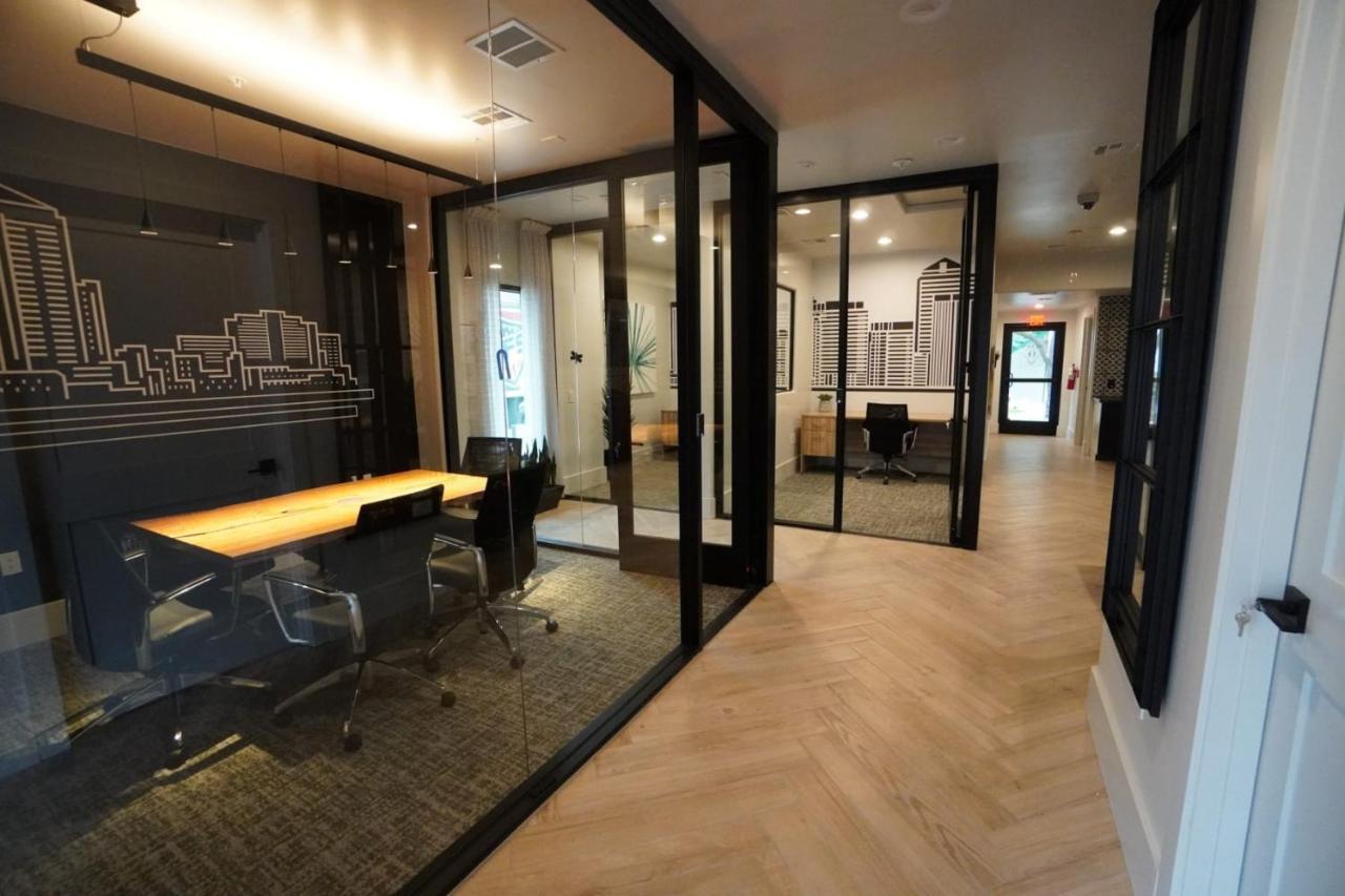 Pure Furnished 1, 2 And 3 Bed Apts Pool Gym Quarter * Scottsdale