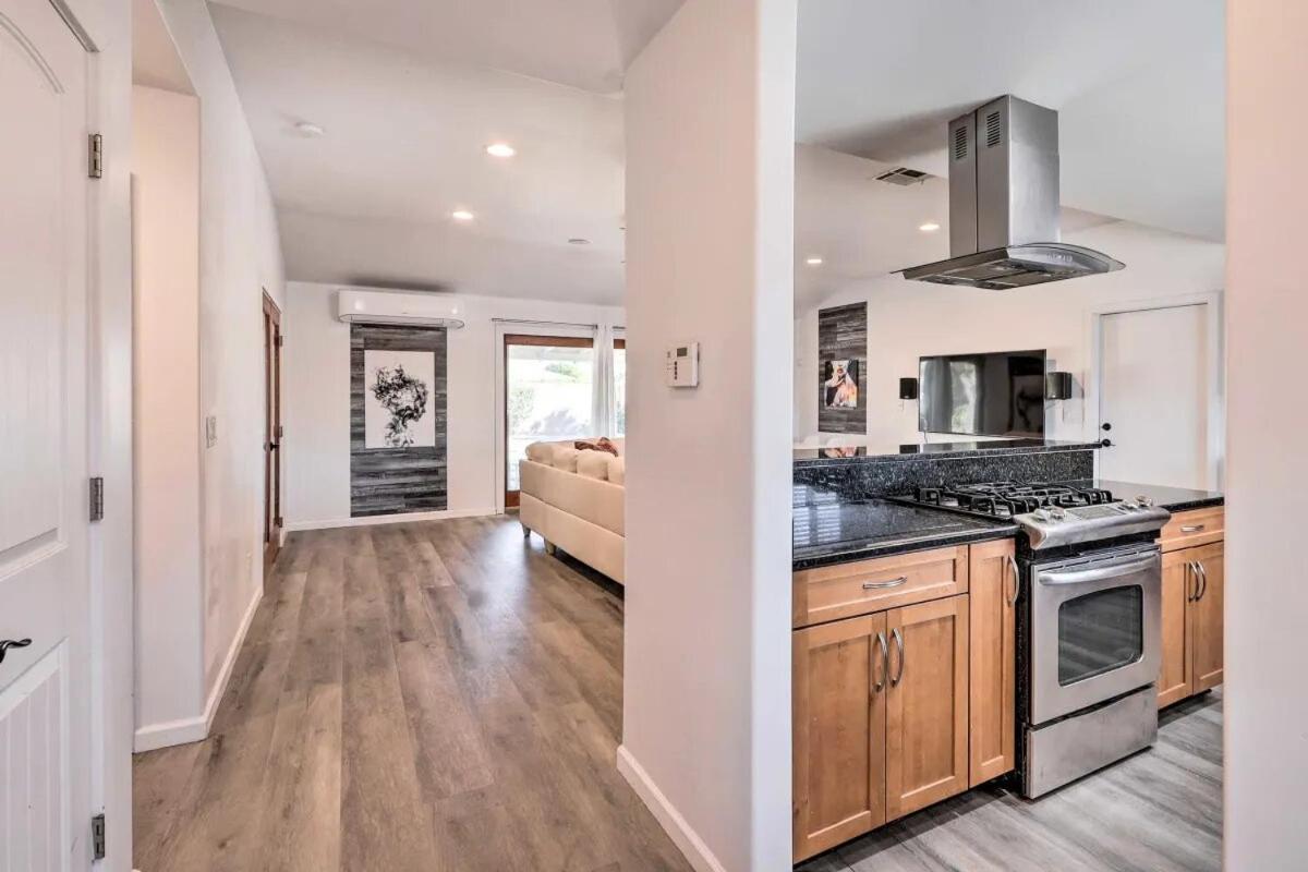 Modern Min Walk To W & City Center Holiday home