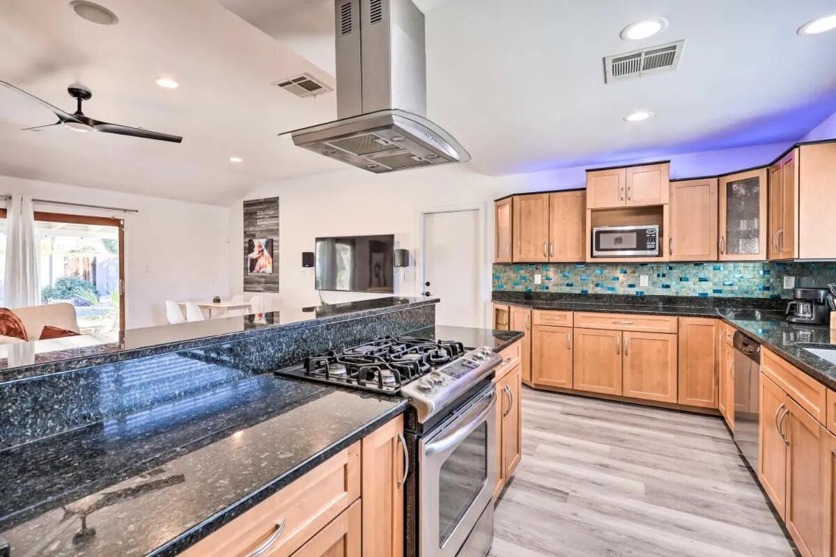 Modern Min Walk To W & City Center Holiday home *