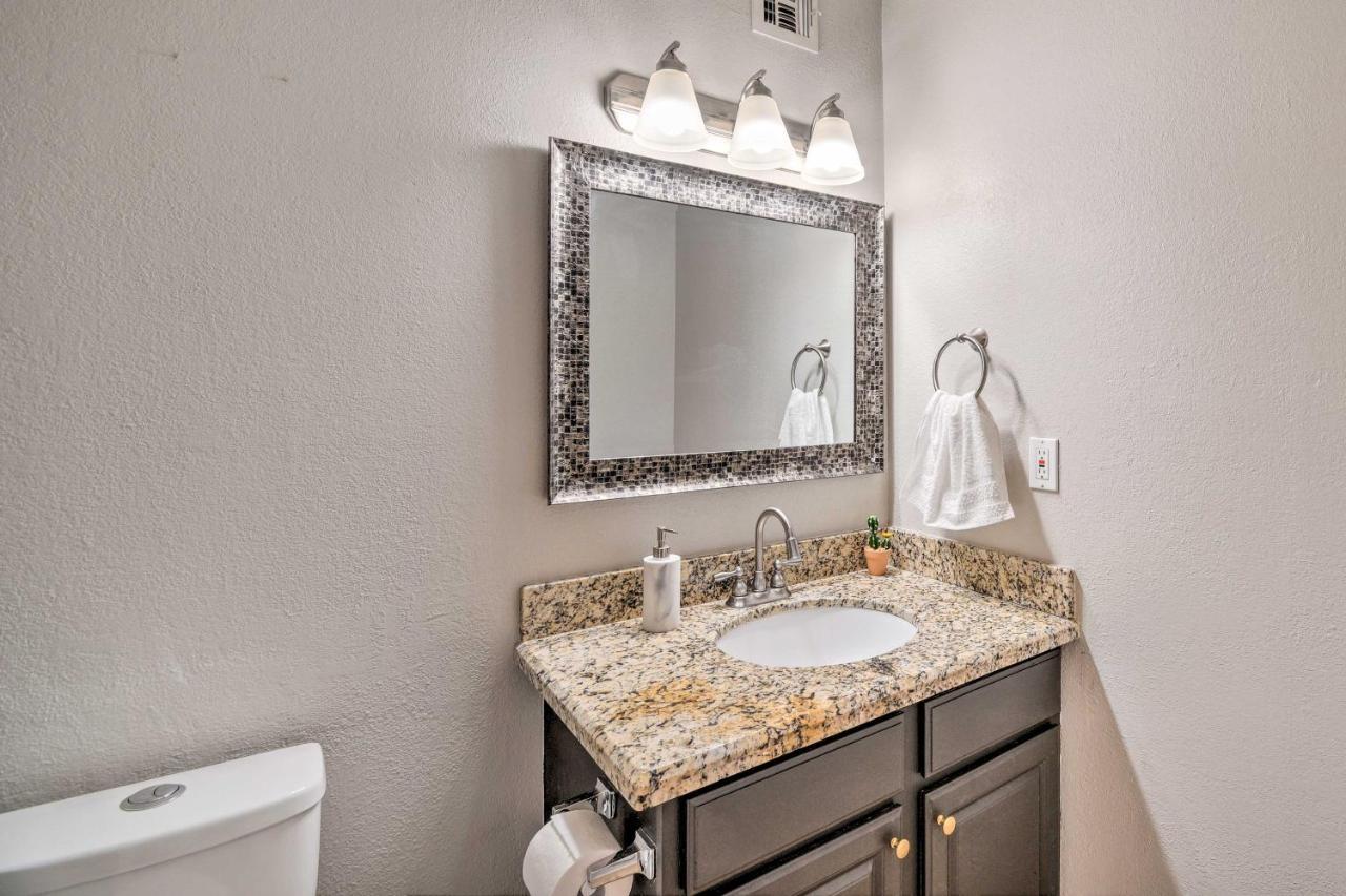 Gem Pool Access, Walk To Old Town Holiday home Scottsdale